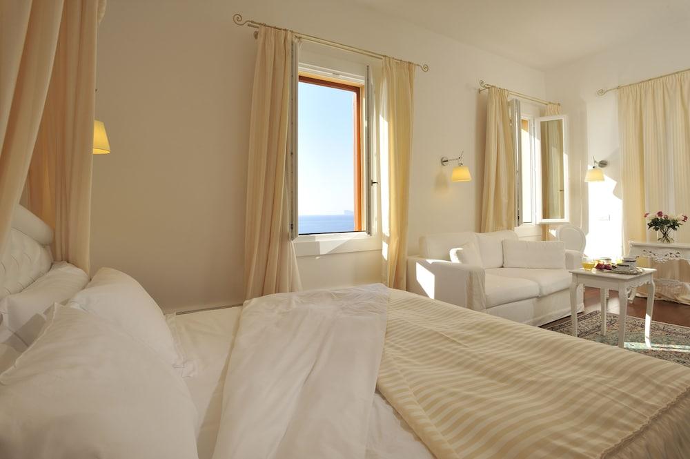 Tronas & Hotel 5*