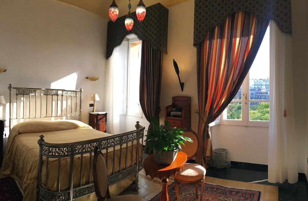Hotel Tronas &