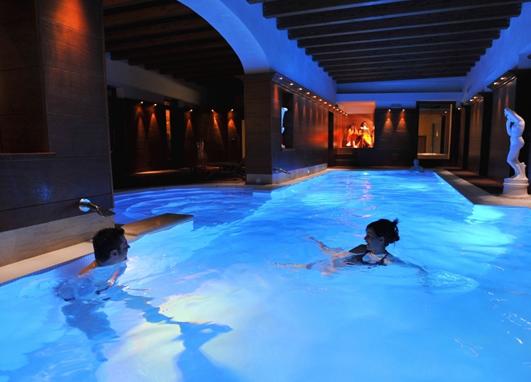 Tronas & Hotel 5*