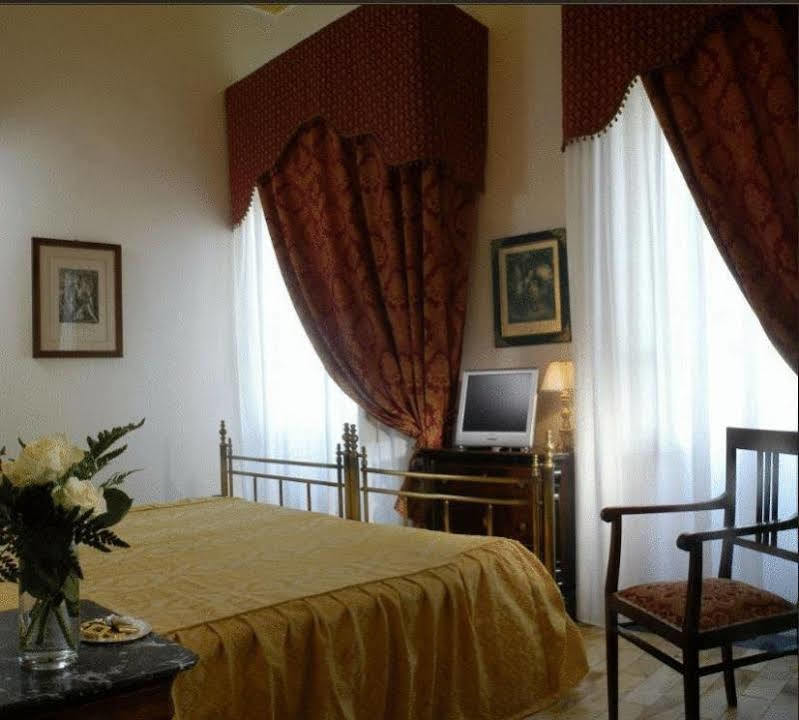 Hotel Tronas &