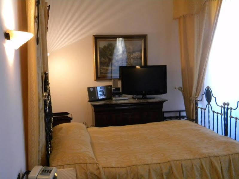 Hotel Tronas &