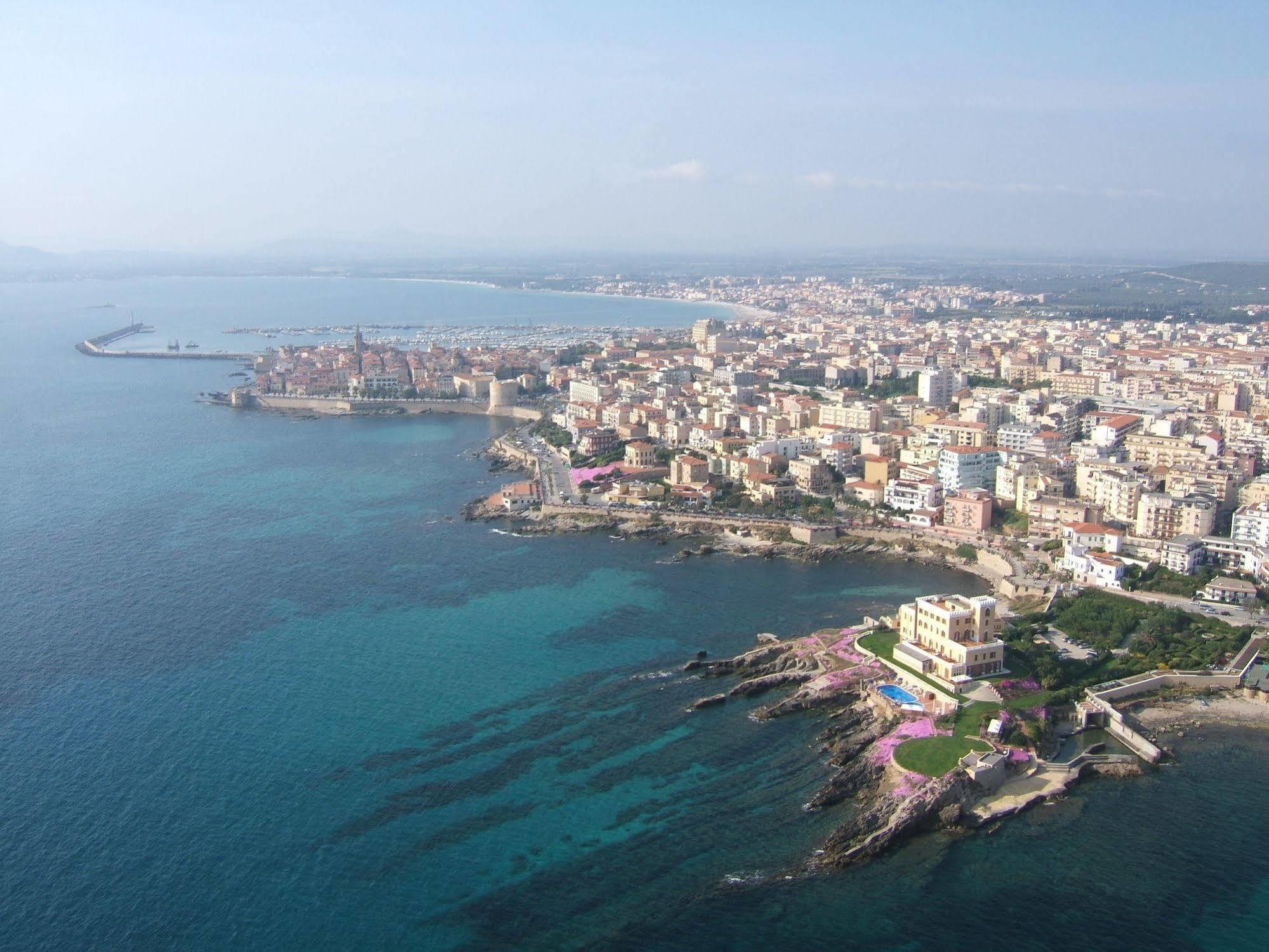 Hotel Tronas & 5*