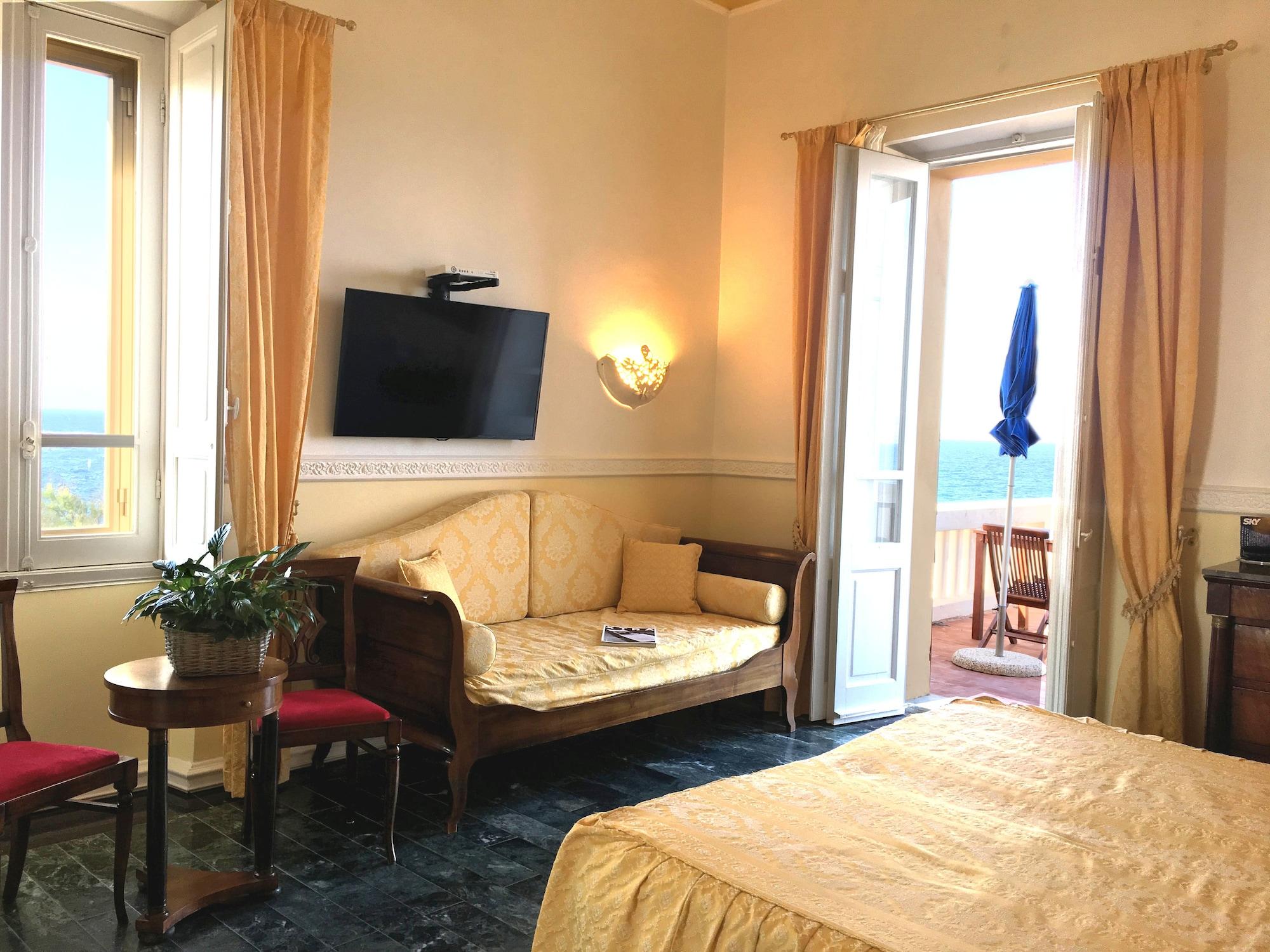 Hotel Tronas &