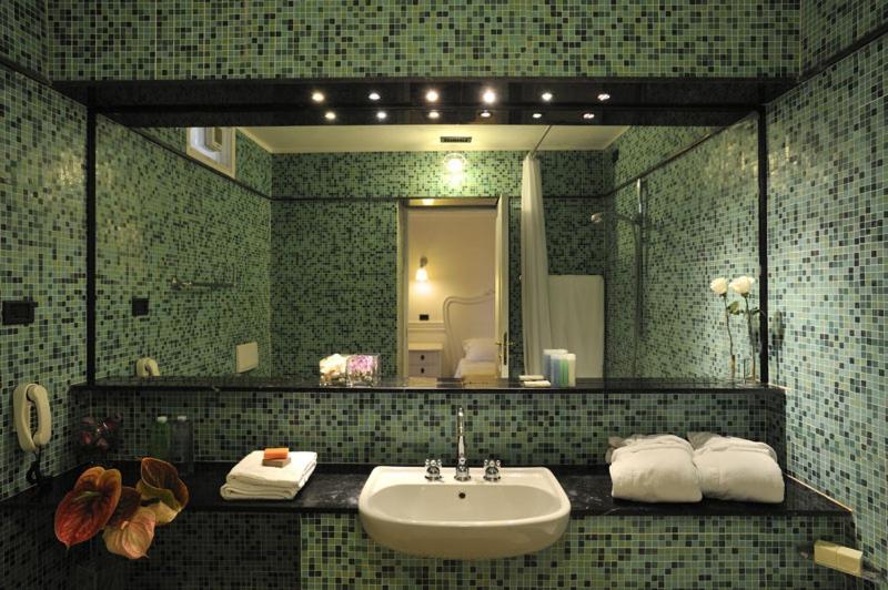 Hotel Tronas & 5*